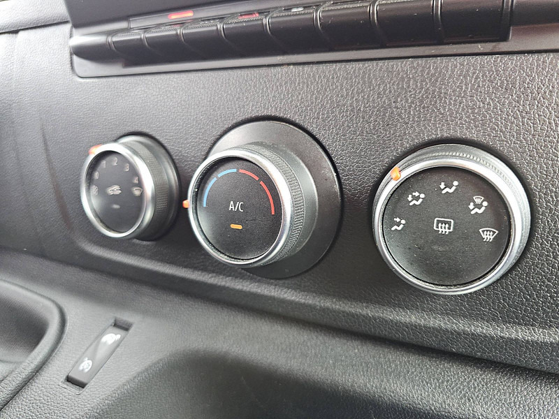Furgons ar slēgtā virsbūve Renault Master 2.3 L3 Bakwagen LED: foto 13