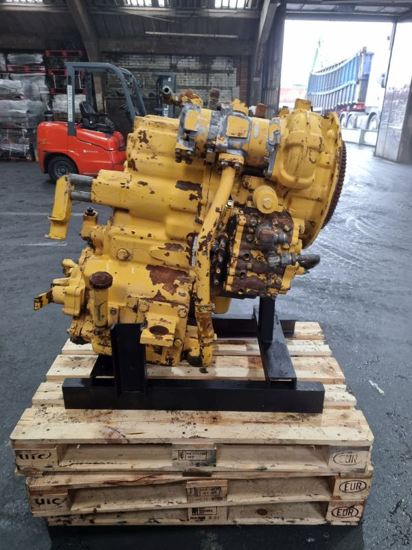 Komatsu 714-16-20002 Gearbox (Plant) - Pārnesumkārba - Celtniecības tehnika: foto 2 Komatsu 714-16-20002 Gearbox (Plant) - Pārnesumkārba - Celtniecības tehnika: foto 2