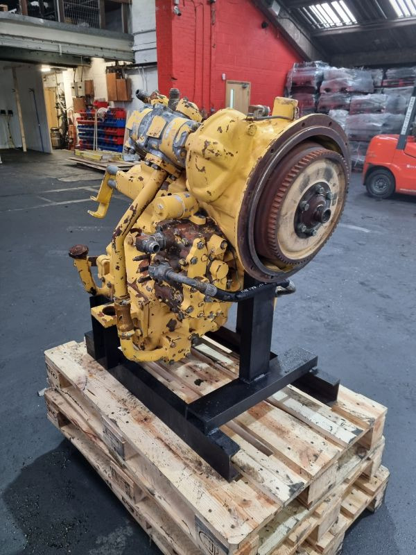Komatsu 714-16-20002 Gearbox (Plant) - Pārnesumkārba - Celtniecības tehnika: foto 1 Komatsu 714-16-20002 Gearbox (Plant) - Pārnesumkārba - Celtniecības tehnika: foto 1