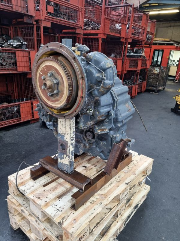 Komatsu WA320-3 Gearbox (Plant) - Pārnesumkārba - Celtniecības tehnika: foto 4 Komatsu WA320-3 Gearbox (Plant) - Pārnesumkārba - Celtniecības tehnika: foto 4