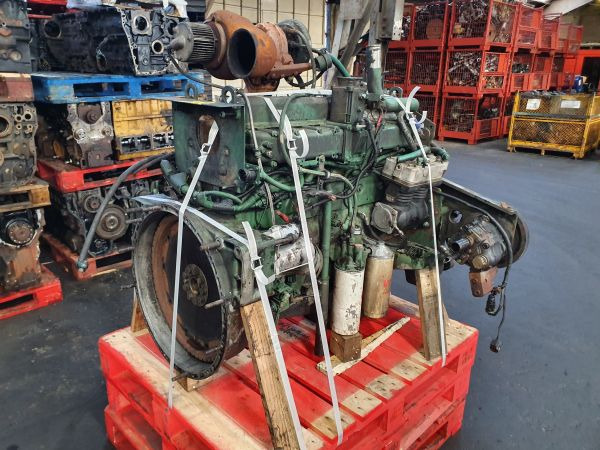 Volvo D7C215 - Dzinējs: foto 1 Volvo D7C215 - Dzinējs: foto 1