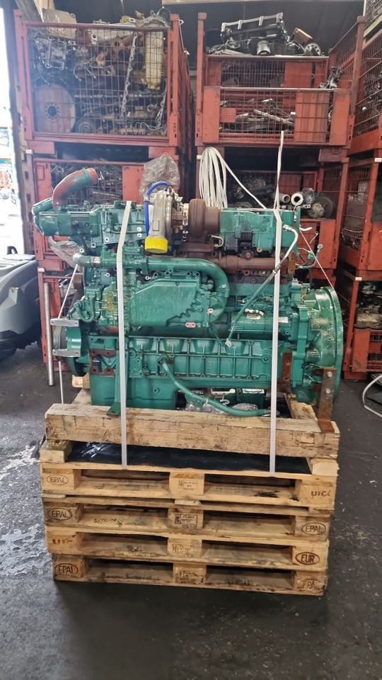 Volvo D8J Engine – In Process of Recon (Plant) - Dzinējs - Celtniecības tehnika: foto 3 Volvo D8J Engine – In Process of Recon (Plant) - Dzinējs - Celtniecības tehnika: foto 3