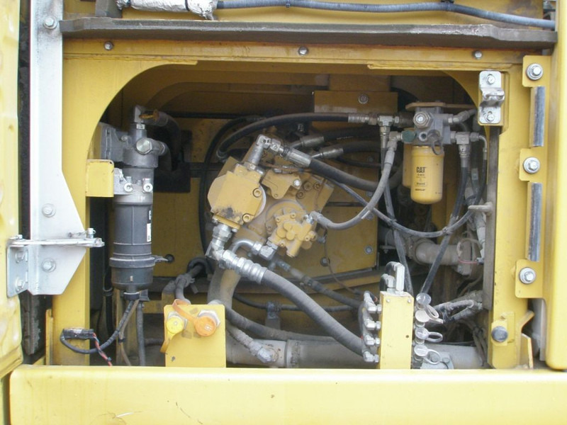 Caterpillar 326FL - Kāpurķēžu ekskavators: foto 5 Caterpillar 326FL - Kāpurķēžu ekskavators: foto 5