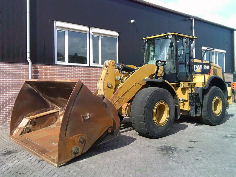 Caterpillar 950M - Riteņu iekrāvējs: foto 1 Caterpillar 950M - Riteņu iekrāvējs: foto 1