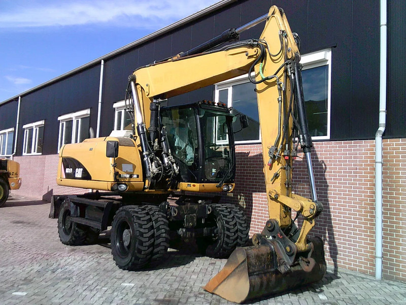 Caterpillar M316D - Riteņu ekskavators: foto 4 Caterpillar M316D - Riteņu ekskavators: foto 4