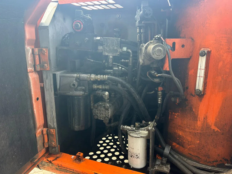 Hitachi ZX110 - Kāpurķēžu ekskavators: foto 5 Hitachi ZX110 - Kāpurķēžu ekskavators: foto 5