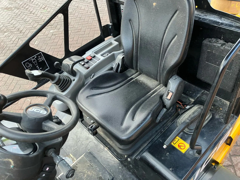 Kāpurķēžu kompaktiekrāvējs JCB 403 PLUS: foto 8