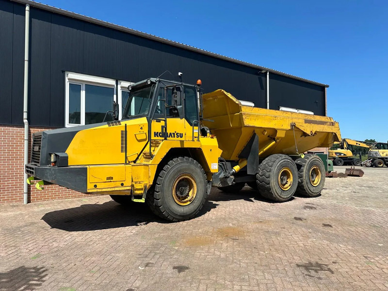 Komatsu HM300-2 - Artikulētias pašizgāzējs: foto 1 Komatsu HM300-2 - Artikulētias pašizgāzējs: foto 1