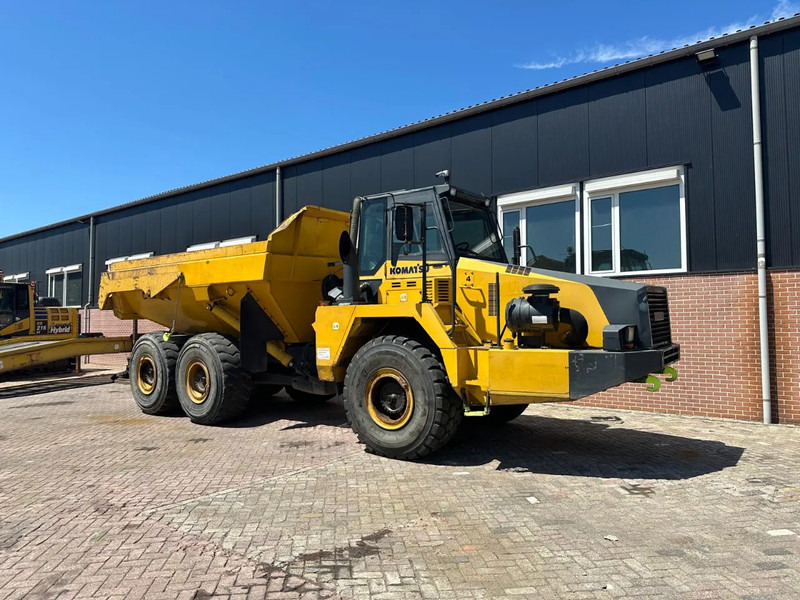 Komatsu HM300-2 - Artikulētias pašizgāzējs: foto 2 Komatsu HM300-2 - Artikulētias pašizgāzējs: foto 2