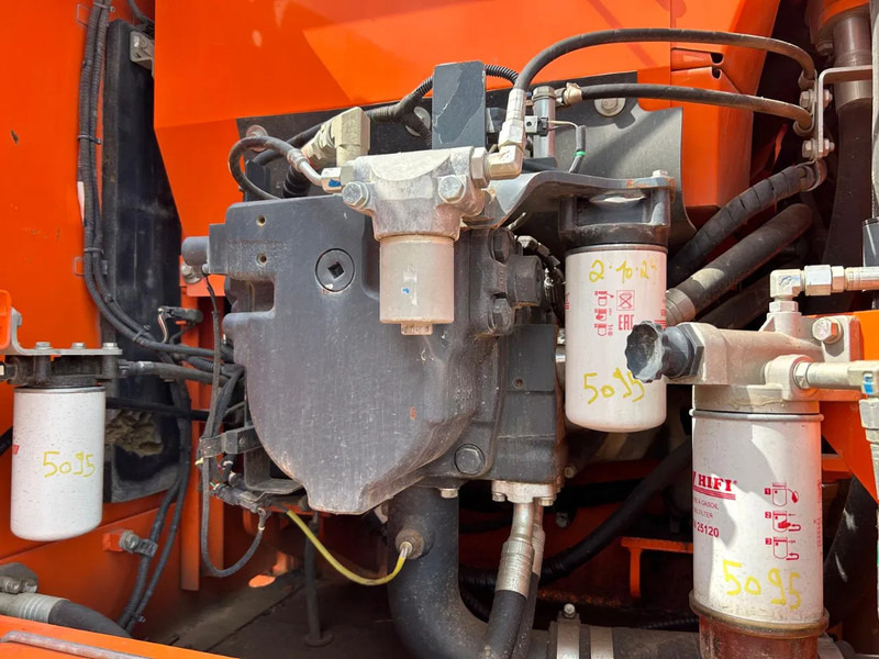 Komatsu PC 210LC-10 - Kāpurķēžu ekskavators: foto 5 Komatsu PC 210LC-10 - Kāpurķēžu ekskavators: foto 5