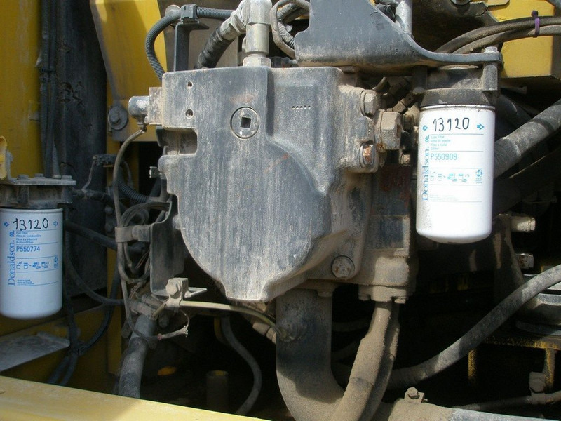 Komatsu PC 240LC-10 - Kāpurķēžu ekskavators: foto 5 Komatsu PC 240LC-10 - Kāpurķēžu ekskavators: foto 5