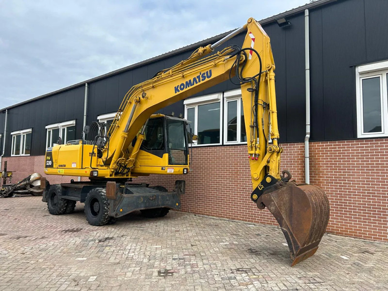Komatsu PW200 - Riteņu ekskavators: foto 3 Komatsu PW200 - Riteņu ekskavators: foto 3