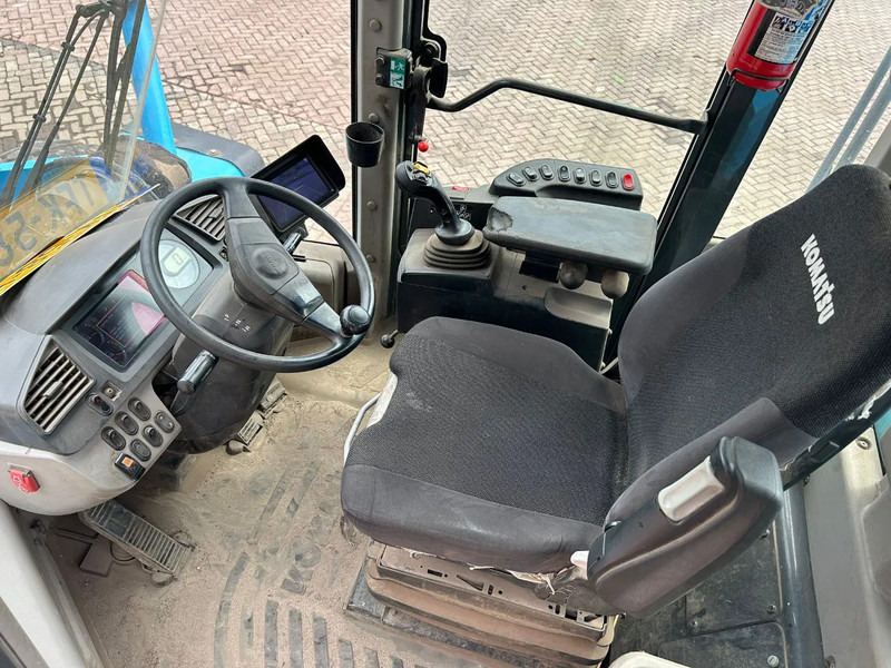 Komatsu WA470-7 - Riteņu iekrāvējs: foto 5 Komatsu WA470-7 - Riteņu iekrāvējs: foto 5