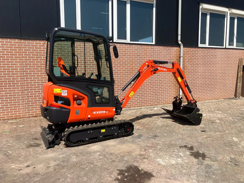 Kubota KX019 4 - Kāpurķēžu ekskavators: foto 2 Kubota KX019 4 - Kāpurķēžu ekskavators: foto 2