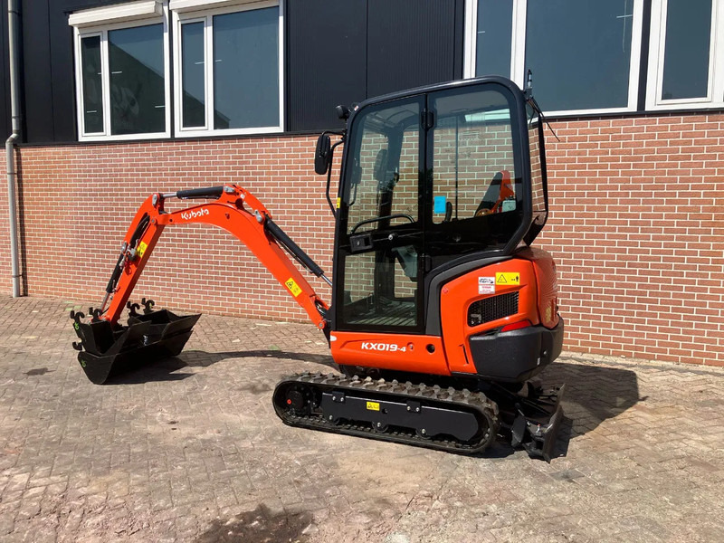 Kubota KX019 4 - Kāpurķēžu ekskavators: foto 4 Kubota KX019 4 - Kāpurķēžu ekskavators: foto 4