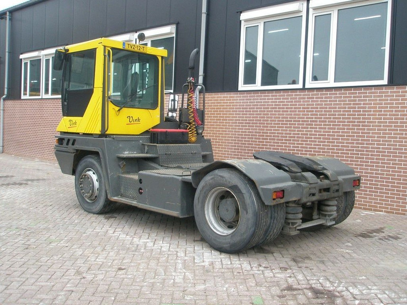 Terberg RT 222 RT220 4x4 - Termināļa traktors: foto 2 Terberg RT 222 RT220 4x4 - Termināļa traktors: foto 2