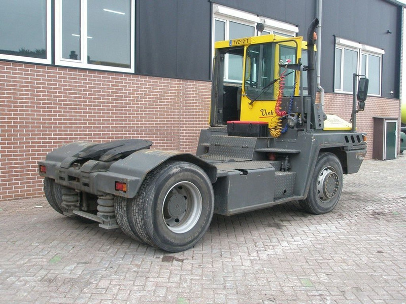 Terberg RT 222 RT220 4x4 - Termināļa traktors: foto 4 Terberg RT 222 RT220 4x4 - Termināļa traktors: foto 4