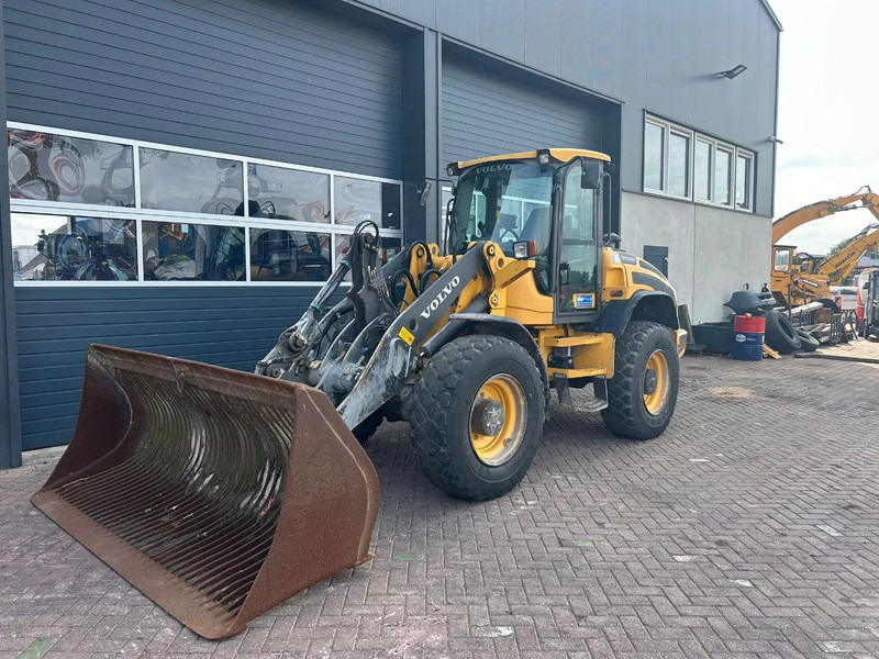 Volvo L45G - Riteņu iekrāvējs: foto 1 Volvo L45G - Riteņu iekrāvējs: foto 1