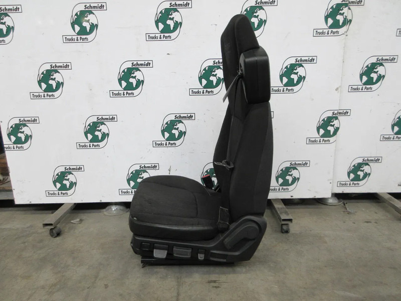 DAF 1715495 //1715487 STOELEN SET DAF LF 230 EURO 6 MODEL 2020 - Sēdeklis - Kravas automašīna: foto 3 DAF 1715495 //1715487 STOELEN SET DAF LF 230 EURO 6 MODEL 2020 - Sēdeklis - Kravas automašīna: foto 3