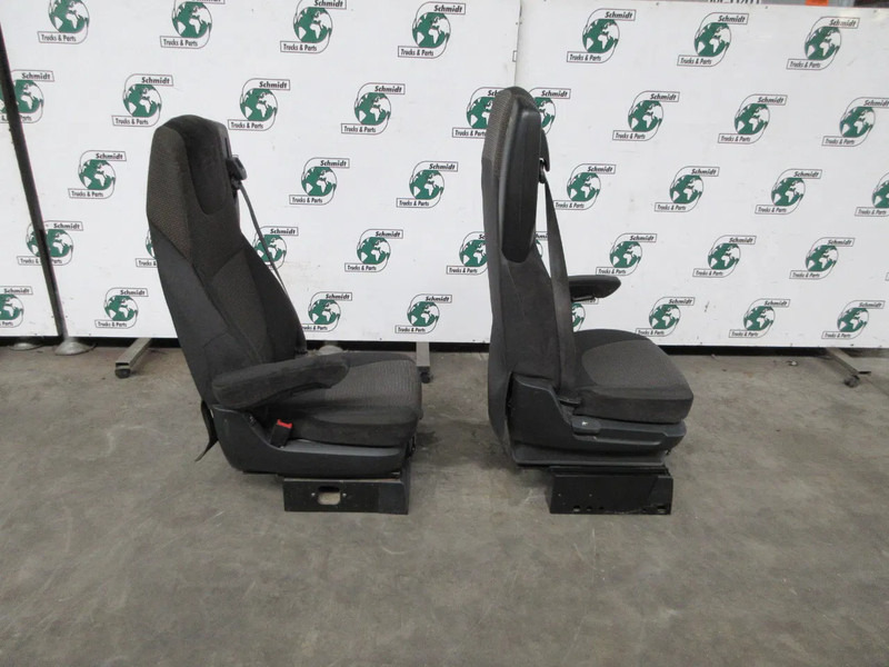 DAF 2104652//2105712// STOELEN SET DAF XF CF EURO 6 RECHTS EN LINKS - Sēdeklis - Kravas automašīna: foto 4 DAF 2104652//2105712// STOELEN SET DAF XF CF EURO 6 RECHTS EN LINKS - Sēdeklis - Kravas automašīna: foto 4