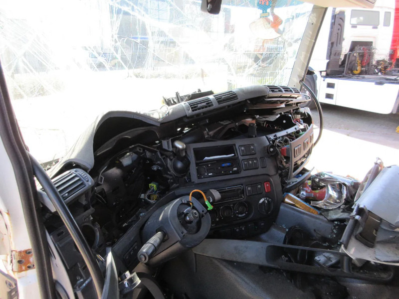 DAF DAF CF 440 CABINE VOOR ONDERDELEN DONOR MODEL 2016 - Kabīne un interjers - Kravas automašīna: foto 5 DAF DAF CF 440 CABINE VOOR ONDERDELEN DONOR MODEL 2016 - Kabīne un interjers - Kravas automašīna: foto 5