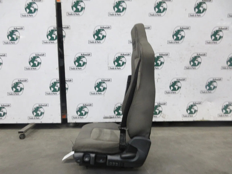 Iveco 5801416515 // 5801389347 IVECO HI WAY EURO 6 MODEL 2018 - Sēdeklis - Kravas automašīna: foto 3 Iveco 5801416515 // 5801389347 IVECO HI WAY EURO 6 MODEL 2018 - Sēdeklis - Kravas automašīna: foto 3