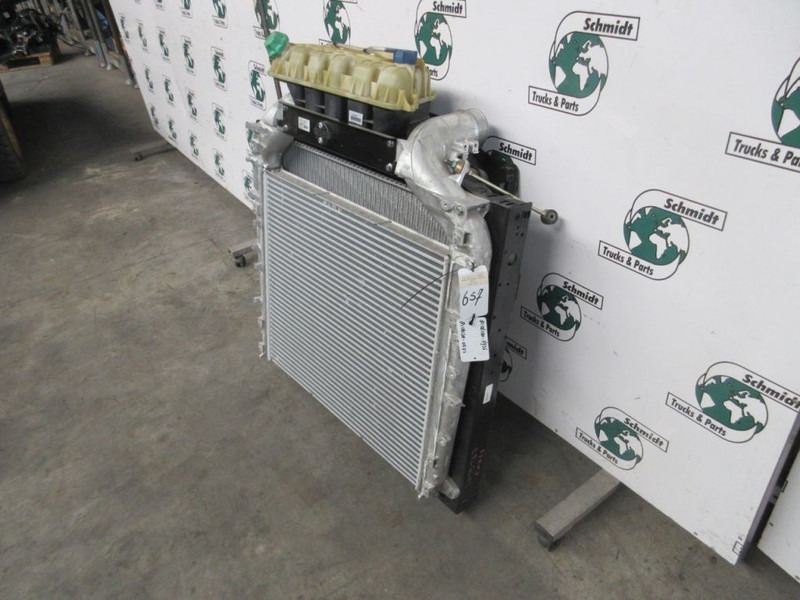 MAN 81.06100-6936/81.06130-0243 NIEUWE RADIATEUR MODEL 2022 - Radiators - Kravas automašīna: foto 3 MAN 81.06100-6936/81.06130-0243 NIEUWE RADIATEUR MODEL 2022 - Radiators - Kravas automašīna: foto 3