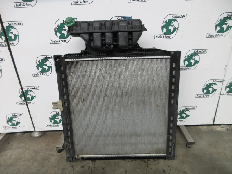 MAN 81.06101-0058 // 81.06101-6522 RADIATEUR MAN 26.540 EURO 5 - Radiators - Kravas automašīna: foto 3 MAN 81.06101-0058 // 81.06101-6522 RADIATEUR MAN 26.540 EURO 5 - Radiators - Kravas automašīna: foto 3