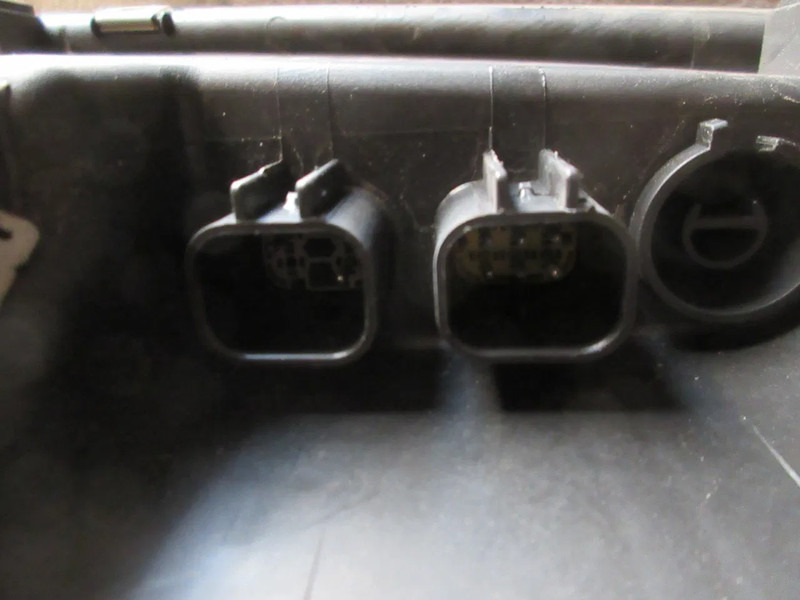 Tuvās gaismas - Kravas automašīna MAN 81.25101-6745// 81.25101-6683 KOPLAMP LINKS MAN TGX TGS 18.420 EURO 6: foto 6