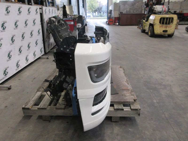 MAN 81.41610-5857 // 81.25101-6821 // 81.25101-6822 COMPLETEN BUMPER TGS 2023 - Buferis - Kravas automašīna: foto 4 MAN 81.41610-5857 // 81.25101-6821 // 81.25101-6822 COMPLETEN BUMPER TGS 2023 - Buferis - Kravas automašīna: foto 4