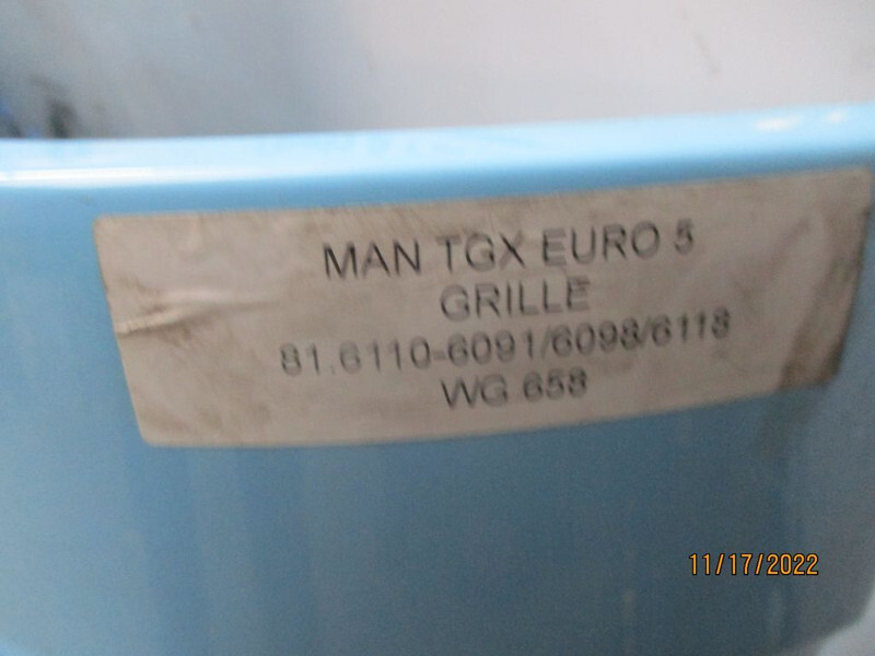 MAN 81.6110-6091//6098//6118 GRILL TGX EURO 5 - Radiatora reste - Kravas automašīna: foto 2 MAN 81.6110-6091//6098//6118 GRILL TGX EURO 5 - Radiatora reste - Kravas automašīna: foto 2