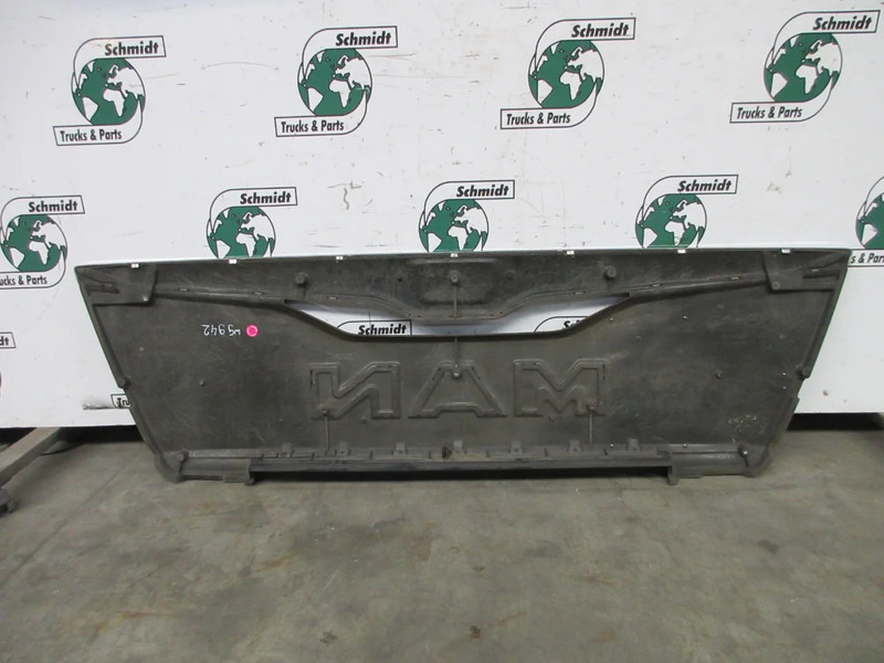 MAN 81.61150-0142//81.61150-6107 GRILL SMAL TGS 24.460 EURO 6 MODEL 2020 - Radiatora reste - Kravas automašīna: foto 2 MAN 81.61150-0142//81.61150-6107 GRILL SMAL TGS 24.460 EURO 6 MODEL 2020 - Radiatora reste - Kravas automašīna: foto 2