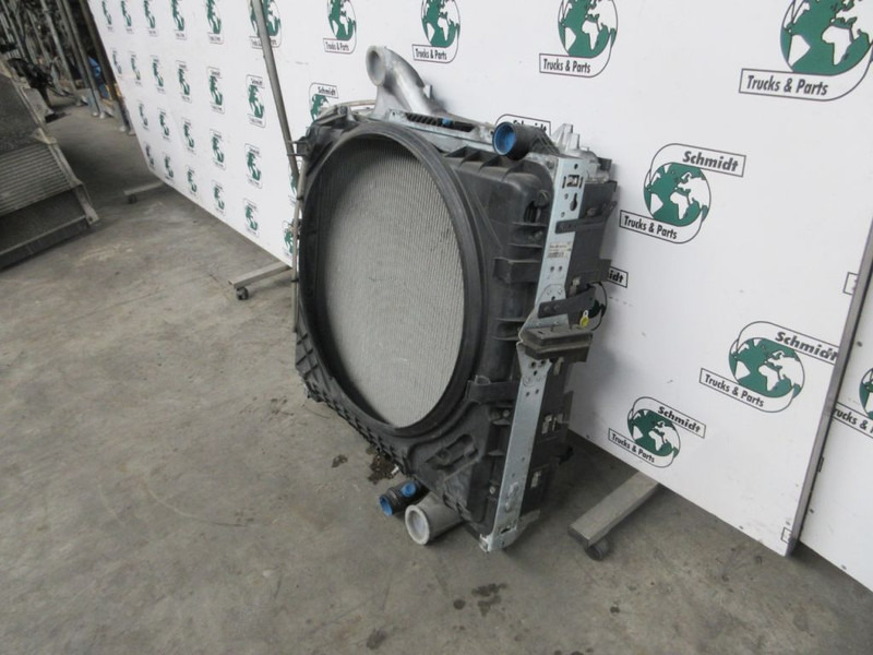 Renault 7422174115 RADIATEUR RENAULT T 460 EURO 6 - Radiators - Kravas automašīna: foto 2 Renault 7422174115 RADIATEUR RENAULT T 460 EURO 6 - Radiators - Kravas automašīna: foto 2