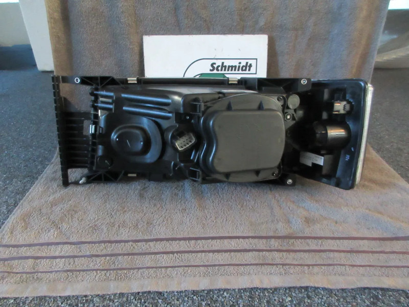 Scania 2416137 KOPLAMP SCANIA NIEUWE OP VOORRAAD R 450 EURO 6 RECHTS - Tuvās gaismas - Kravas automašīna: foto 3 Scania 2416137 KOPLAMP SCANIA NIEUWE OP VOORRAAD R 450 EURO 6 RECHTS - Tuvās gaismas - Kravas automašīna: foto 3