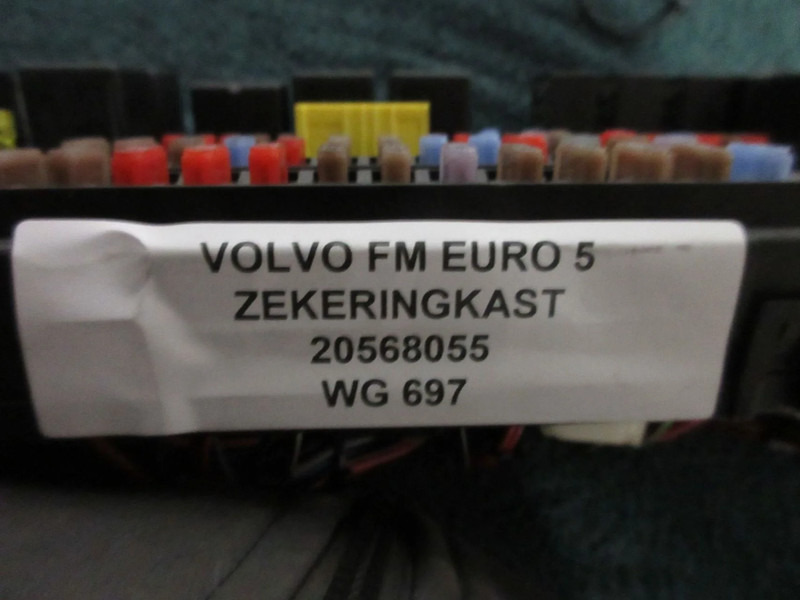 Volvo 20568055 ZEKERINGSKAST VOLVO FM 410 EURO 5 - Elektrosistēma - Kravas automašīna: foto 3 Volvo 20568055 ZEKERINGSKAST VOLVO FM 410 EURO 5 - Elektrosistēma - Kravas automašīna: foto 3