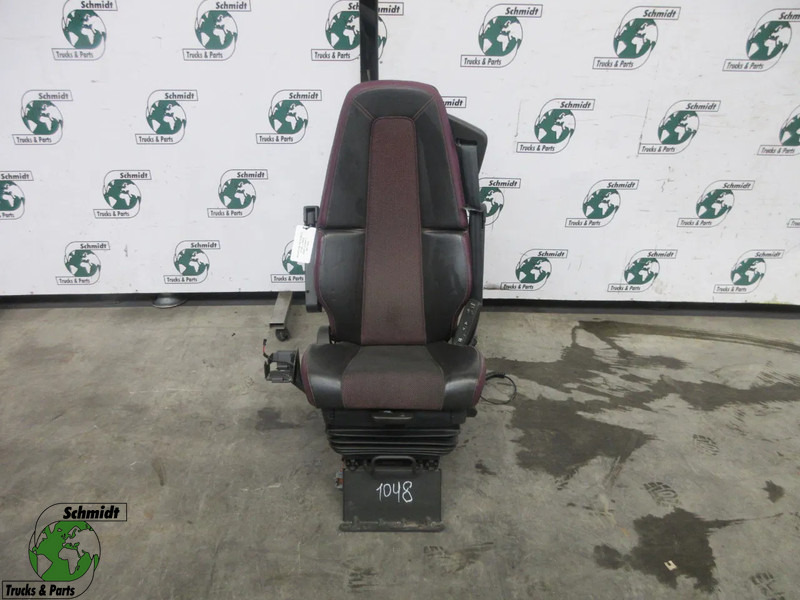 Volvo 23766412 // 23764396 STOELEN SET LUCHTGEVEERT R+L FM MODEL 2023 - Sēdeklis - Kravas automašīna: foto 1 Volvo 23766412 // 23764396 STOELEN SET LUCHTGEVEERT R+L FM MODEL 2023 - Sēdeklis - Kravas automašīna: foto 1