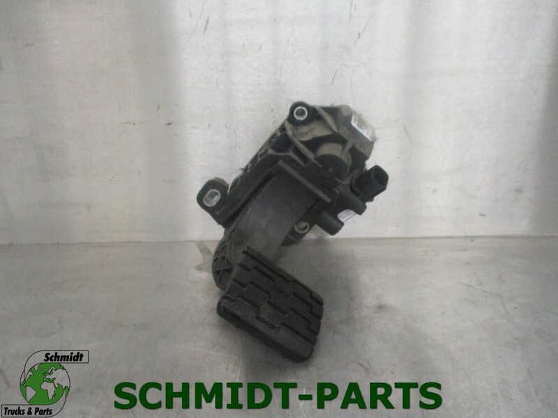 Volvo 82849300 Gaspedaal - Pedālis - Kravas automašīna: foto 1 Volvo 82849300 Gaspedaal - Pedālis - Kravas automašīna: foto 1