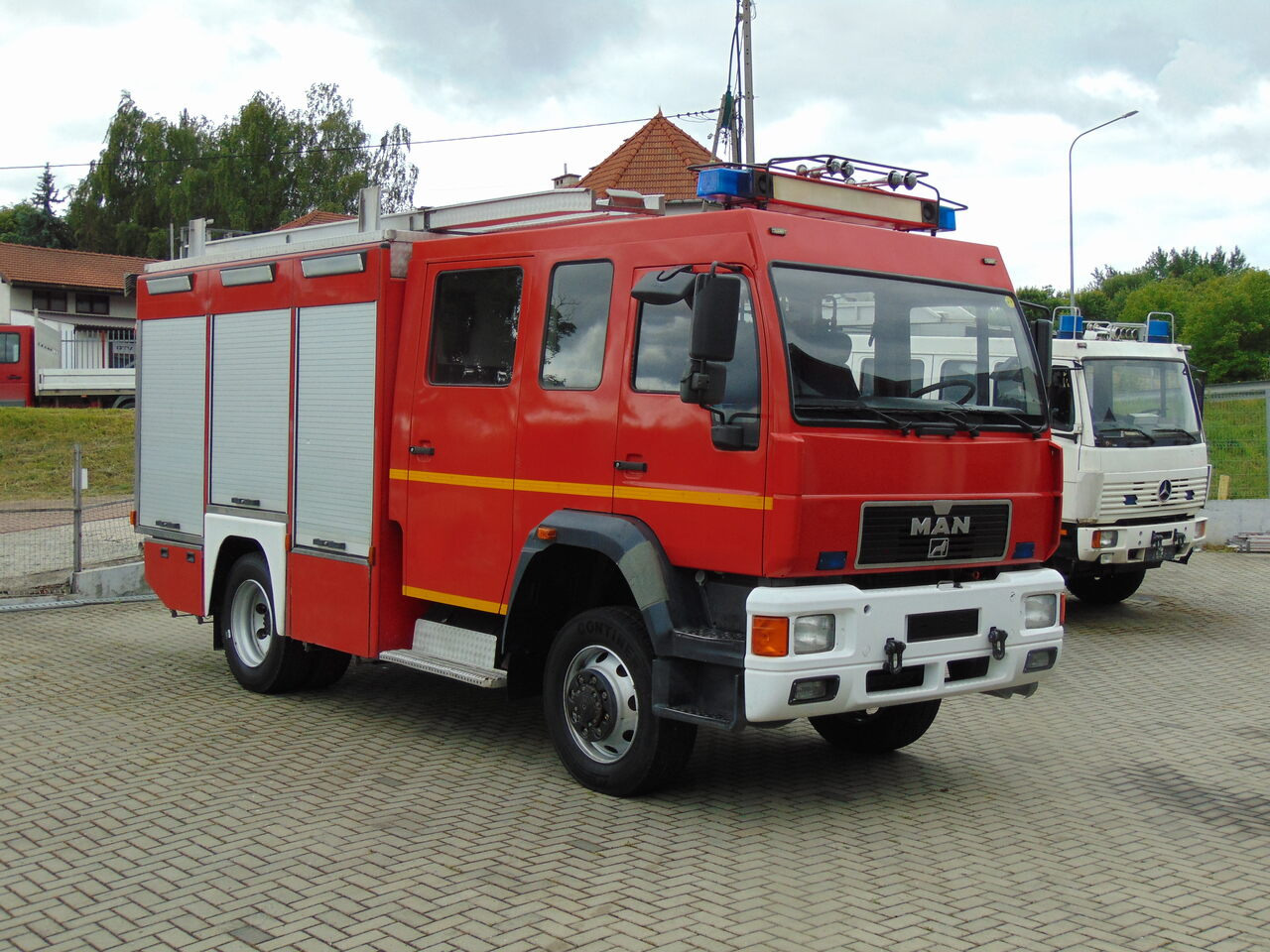 MAN LE14.260 4x4 MAGIRUS - Ugunsdzēsēju mašīna: foto 2 MAN LE14.260 4x4 MAGIRUS - Ugunsdzēsēju mašīna: foto 2