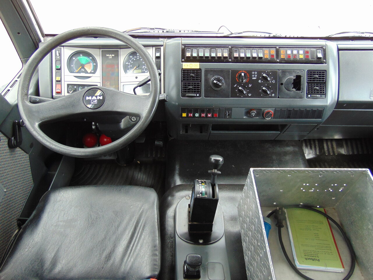 Ugunsdzēsēju mašīna MAN LE14.260 4x4 MAGIRUS: foto 21