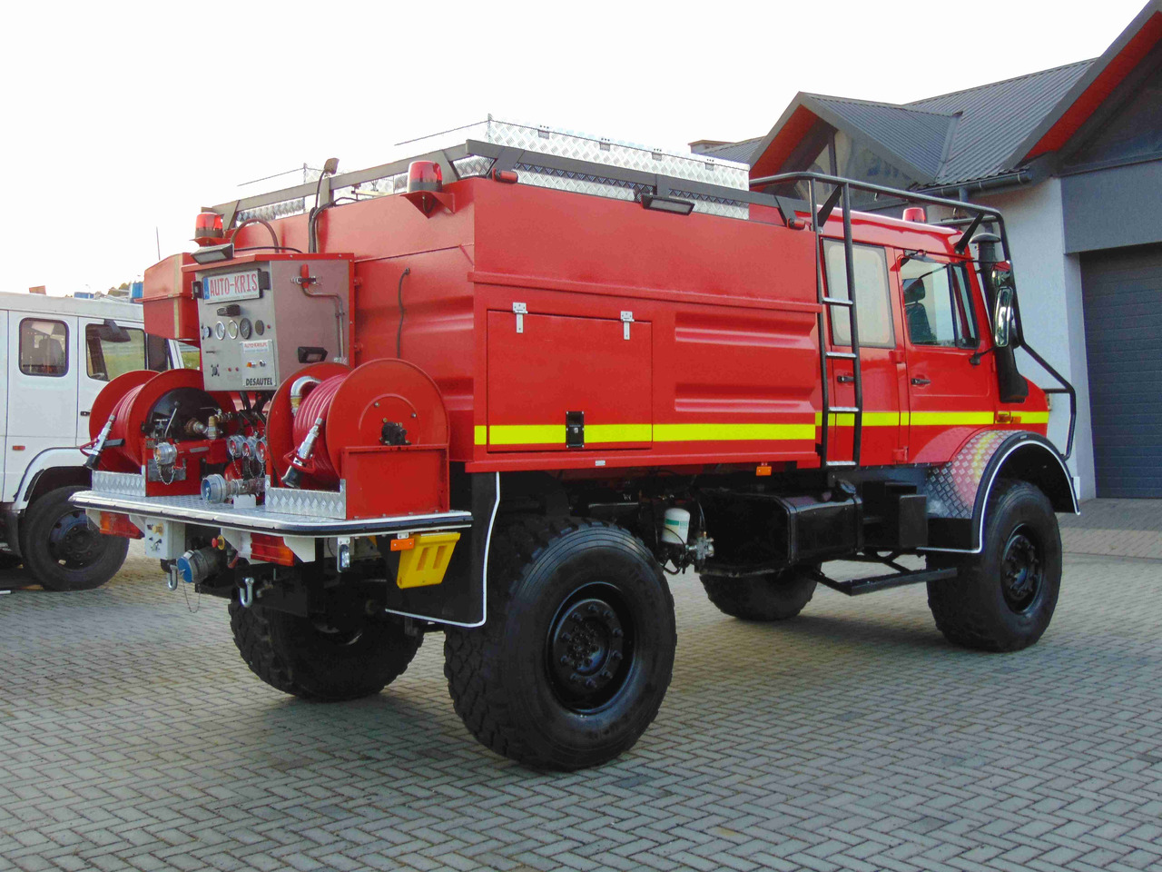 MERCEDES-BENZ Unimog U5000 4x4 DESAUTEL - 5000 WATER !!! - Ugunsdzēsēju mašīna: foto 4 MERCEDES-BENZ Unimog U5000 4x4 DESAUTEL - 5000 WATER !!! - Ugunsdzēsēju mašīna: foto 4