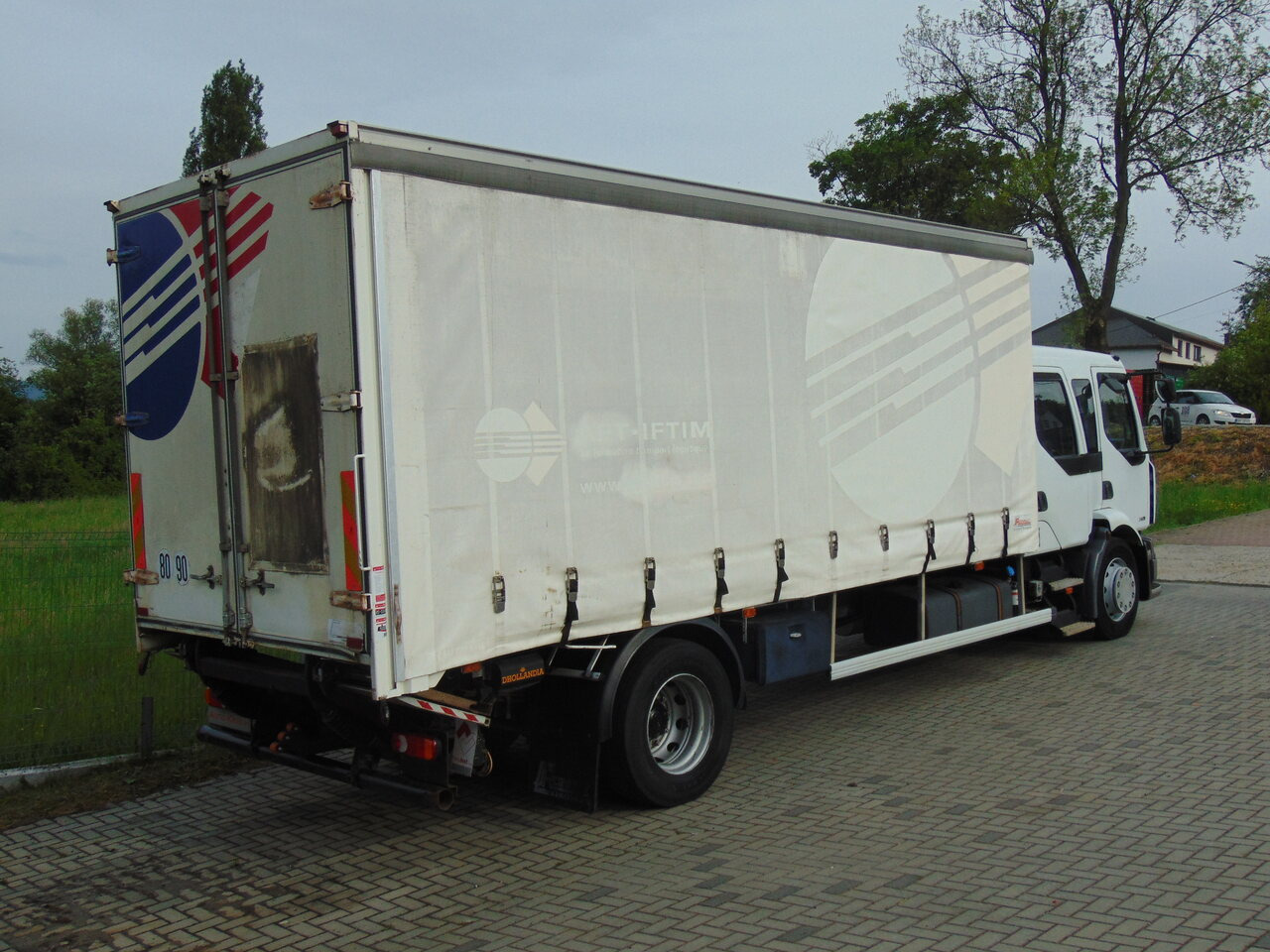 RENAULT Midlum 240DXi - Kravas automašīna ar tentu: foto 4 RENAULT Midlum 240DXi - Kravas automašīna ar tentu: foto 4