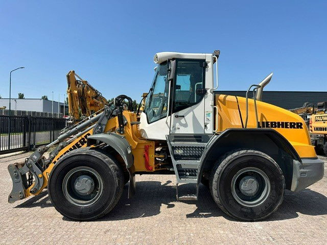 Liebherr L538 - Riteņu iekrāvējs: foto 1 Liebherr L538 - Riteņu iekrāvējs: foto 1