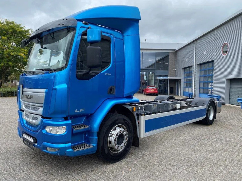 DAF LF290 / ONLY:429873KM / LWDS / GOOD TYRES / AUTOMATIC / EURO-6 / 2018 - Šasija kravas automašīna: foto 1 DAF LF290 / ONLY:429873KM / LWDS / GOOD TYRES / AUTOMATIC / EURO-6 / 2018 - Šasija kravas automašīna: foto 1