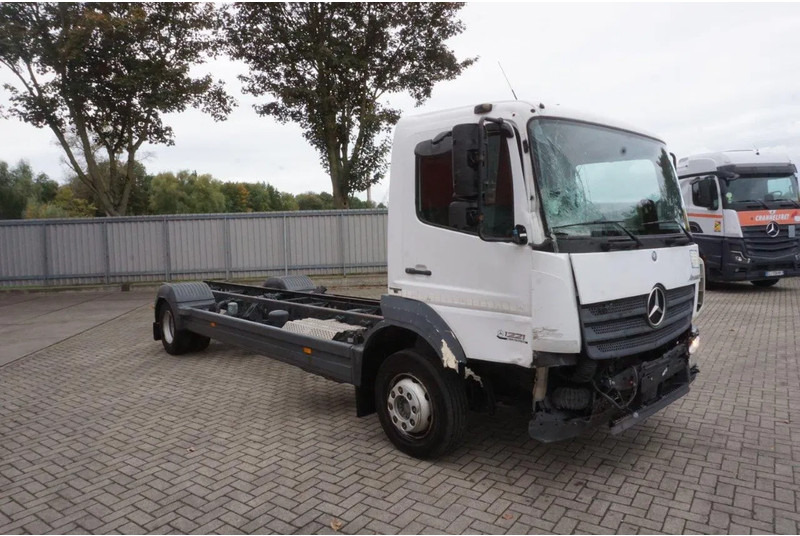 Mercedes-Benz ATEGO 1221 / ENGINE RUNNING / ONLY:253095 KM / AUTOMATIC / EURO-6 / 2017 - Šasija kravas automašīna: foto 2 Mercedes-Benz ATEGO 1221 / ENGINE RUNNING / ONLY:253095 KM / AUTOMATIC / EURO-6 / 2017 - Šasija kravas automašīna: foto 2