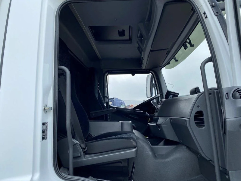 Kravas automašīna ar slēgto virsbūvi Mercedes-Benz ATEGO 1624 / AUTOMATIC / CLOSED BOX / SIDE DOORS / AIRCO / LWDS / FCW / EURO-6 / 2016: foto 20 Kravas automašīna ar slēgto virsbūvi Mercedes-Benz ATEGO 1624 / AUTOMATIC / CLOSED BOX / SIDE DOORS / AIRCO / LWDS / FCW / EURO-6 / 2016: foto 20