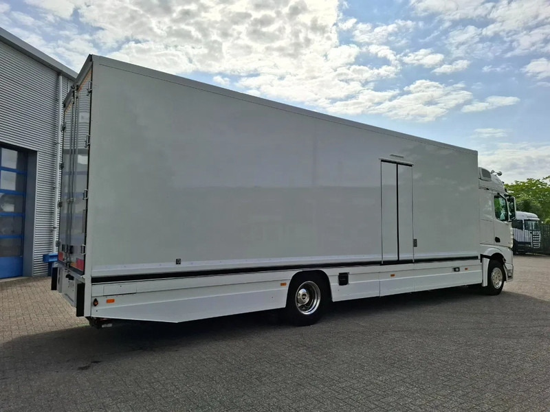Mercedes-Benz Actros 1843 / GERMAN FLOWER TRUCK / 162021 KM / ISOLATED BOX / COOL & HEATED / NAVI / PLATFORM 1500 KG / TOP CONDITION / FULL-AI - Tirdzniecības kravas automašīna: foto 5 Mercedes-Benz Actros 1843 / GERMAN FLOWER TRUCK / 162021 KM / ISOLATED BOX / COOL & HEATED / NAVI / PLATFORM 1500 KG / TOP CONDITION / FULL-AI - Tirdzniecības kravas automašīna: foto 5
