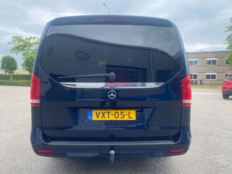 Mercedes-Benz V-Klasse 250 / XXL / AMG / FULL OPTION / LEATHER / PARK+SEATHEAT / BURMESTER / TUV:04-05-2026 / 360 CAMERA / 2023 - Vieglā automašīna: foto 4 Mercedes-Benz V-Klasse 250 / XXL / AMG / FULL OPTION / LEATHER / PARK+SEATHEAT / BURMESTER / TUV:04-05-2026 / 360 CAMERA / 2023 - Vieglā automašīna: foto 4