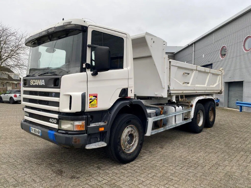 Scania 124-400 / 6X4 / RETARDER / BIG AXLE / FULL STEEL / 2SIDE TIPPER / OLD TACHO / AIRCO / MANUAL / EURO-2 / 2000 - Kravas automašīna pašizgāzējs: foto 1 Scania 124-400 / 6X4 / RETARDER / BIG AXLE / FULL STEEL / 2SIDE TIPPER / OLD TACHO / AIRCO / MANUAL / EURO-2 / 2000 - Kravas automašīna pašizgāzējs: foto 1