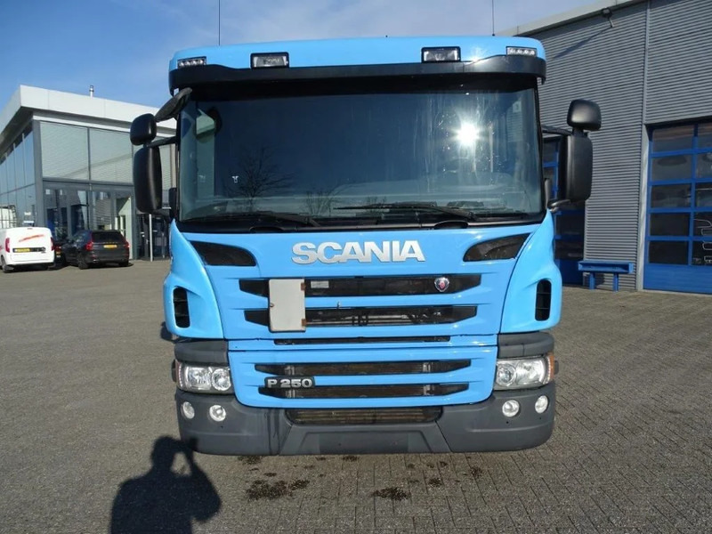 Scania P250 / AUTOMATIC / ONLY 155351 DKM / GOOD STATE / WB 5900 CM / FULL AIR / NAVI / EURO-6 / 2014 - Šasija kravas automašīna: foto 5 Scania P250 / AUTOMATIC / ONLY 155351 DKM / GOOD STATE / WB 5900 CM / FULL AIR / NAVI / EURO-6 / 2014 - Šasija kravas automašīna: foto 5