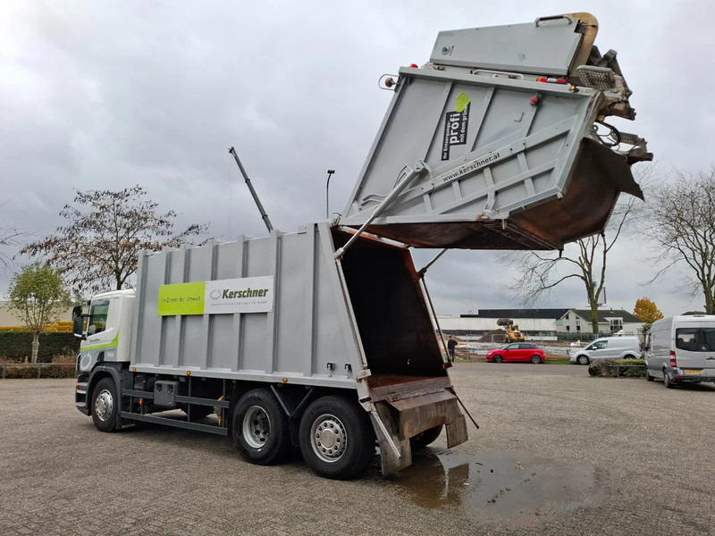 Scania P360 / RETARDER / ONLY:234640 KM / LENKACHSE / AIRCO / WORKING GARBAGE TRUCK / AUTOMATIC / EURO-5 / 2013 - Atkritumu vedējs: foto 4 Scania P360 / RETARDER / ONLY:234640 KM / LENKACHSE / AIRCO / WORKING GARBAGE TRUCK / AUTOMATIC / EURO-5 / 2013 - Atkritumu vedējs: foto 4